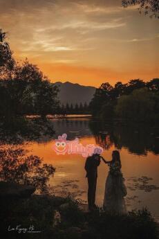 Bình Hoa Biết Yêu